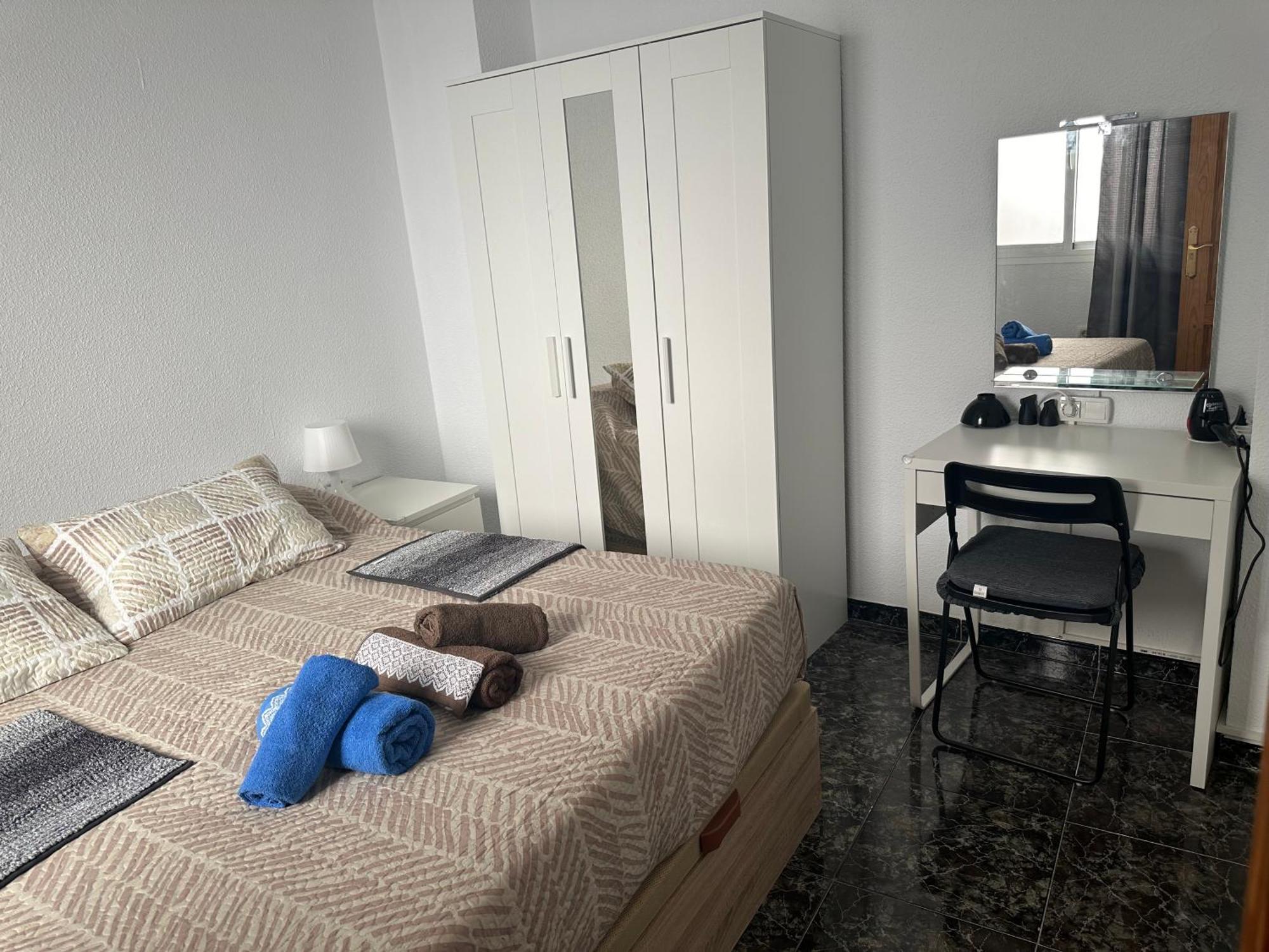 Almeria Centro Habitacion Privada En Apartamento Compartido Экстерьер фото