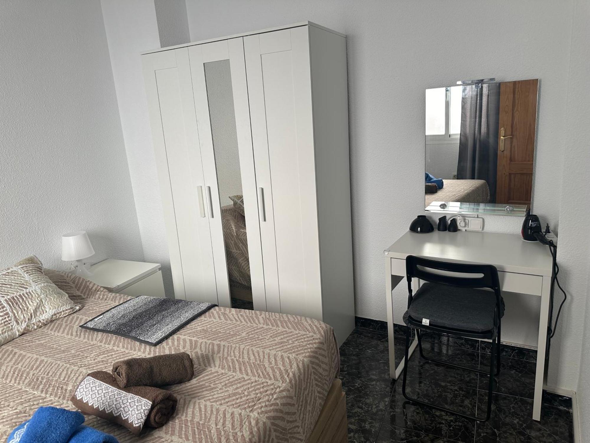 Almeria Centro Habitacion Privada En Apartamento Compartido Экстерьер фото