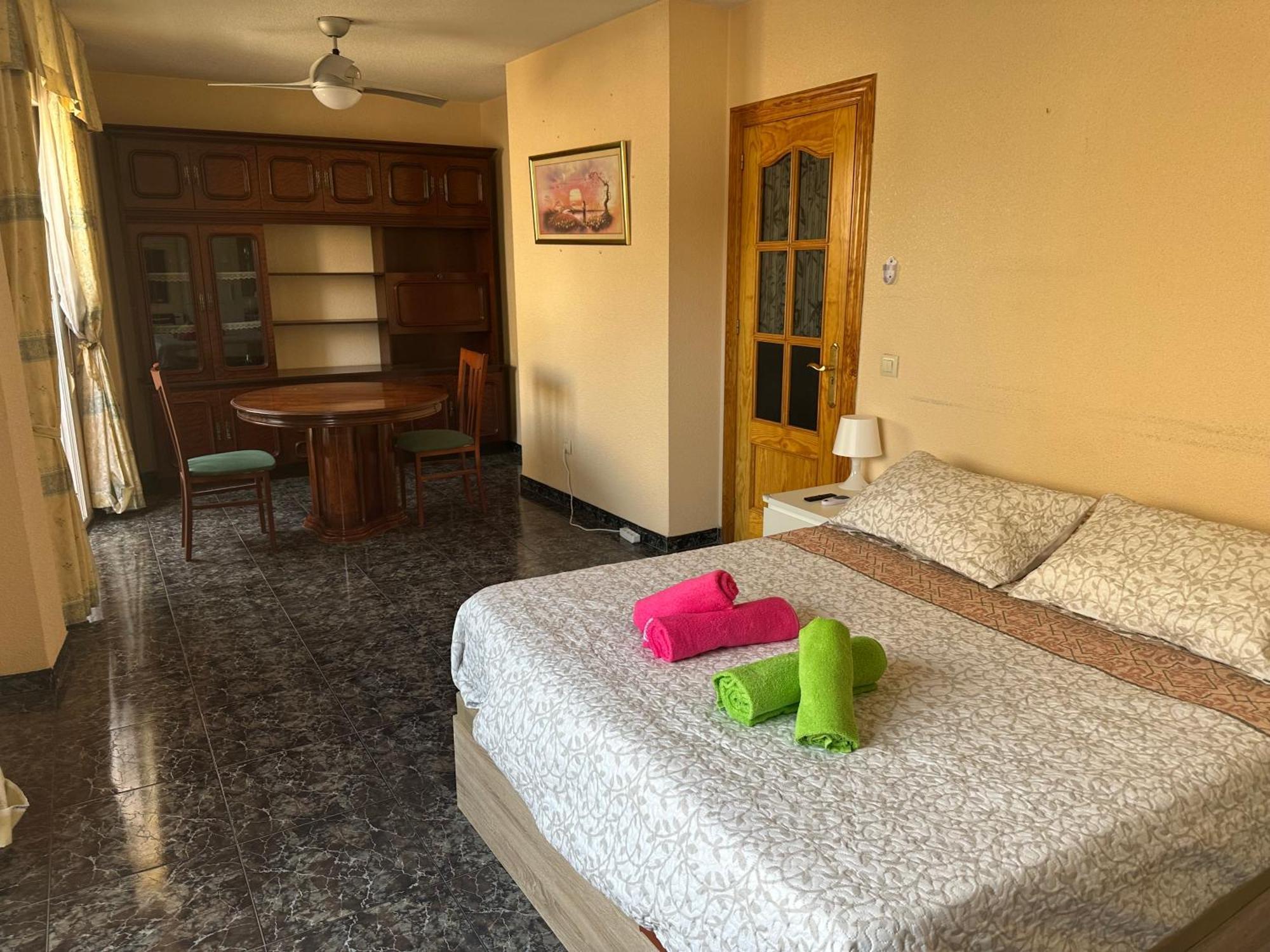 Almeria Centro Habitacion Privada En Apartamento Compartido Экстерьер фото