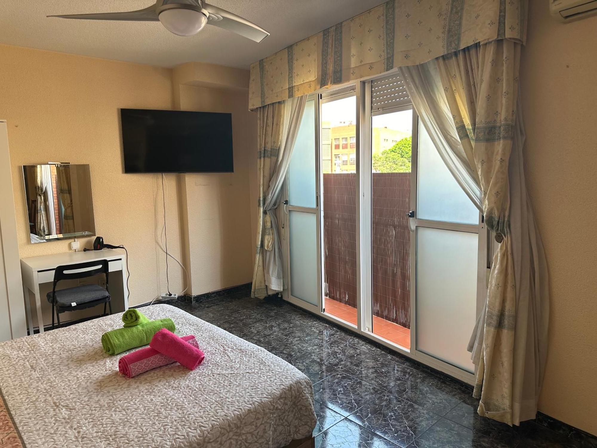 Almeria Centro Habitacion Privada En Apartamento Compartido Экстерьер фото