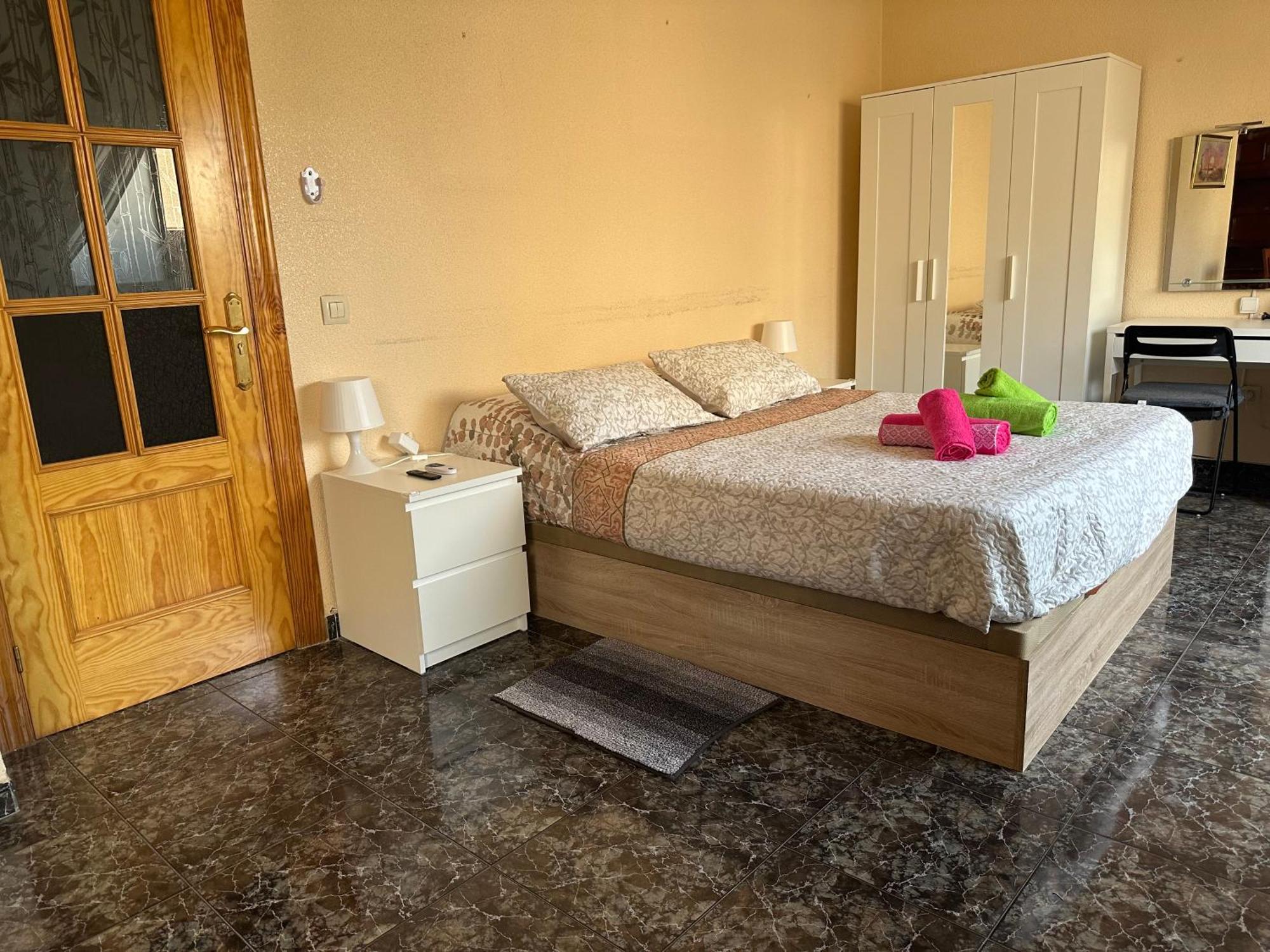 Almeria Centro Habitacion Privada En Apartamento Compartido Экстерьер фото