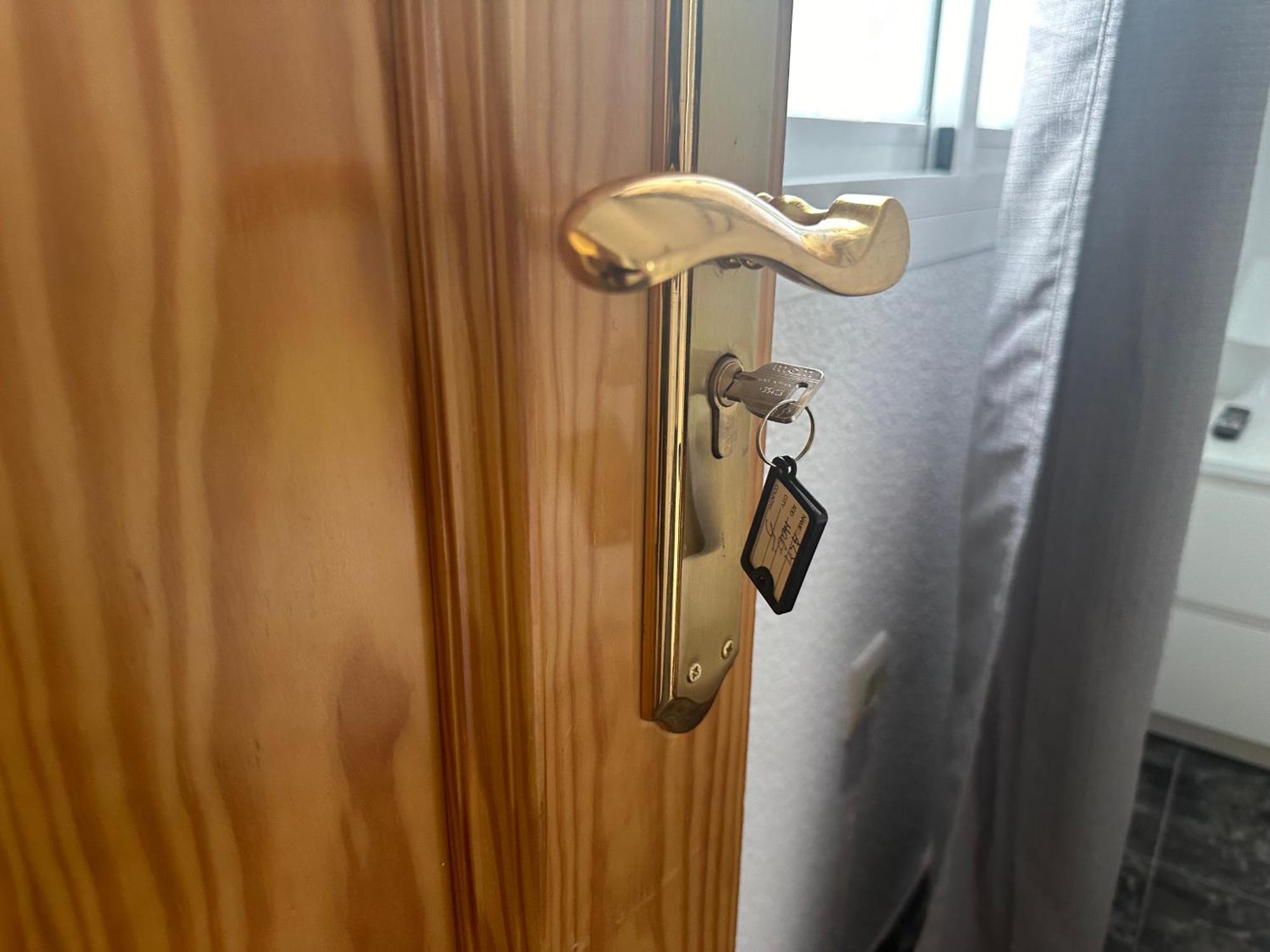 Almeria Centro Habitacion Privada En Apartamento Compartido Экстерьер фото