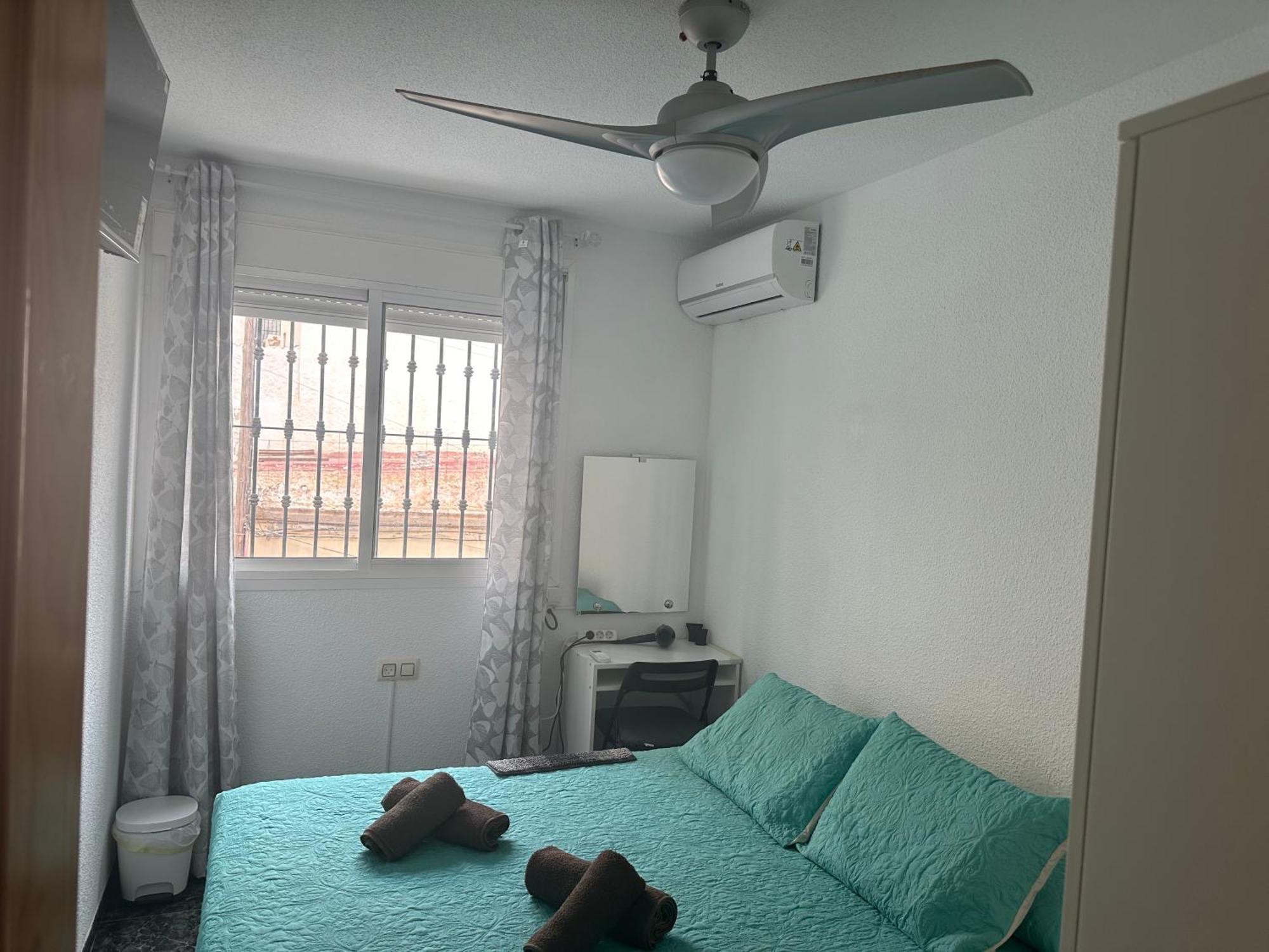 Almeria Centro Habitacion Privada En Apartamento Compartido Экстерьер фото