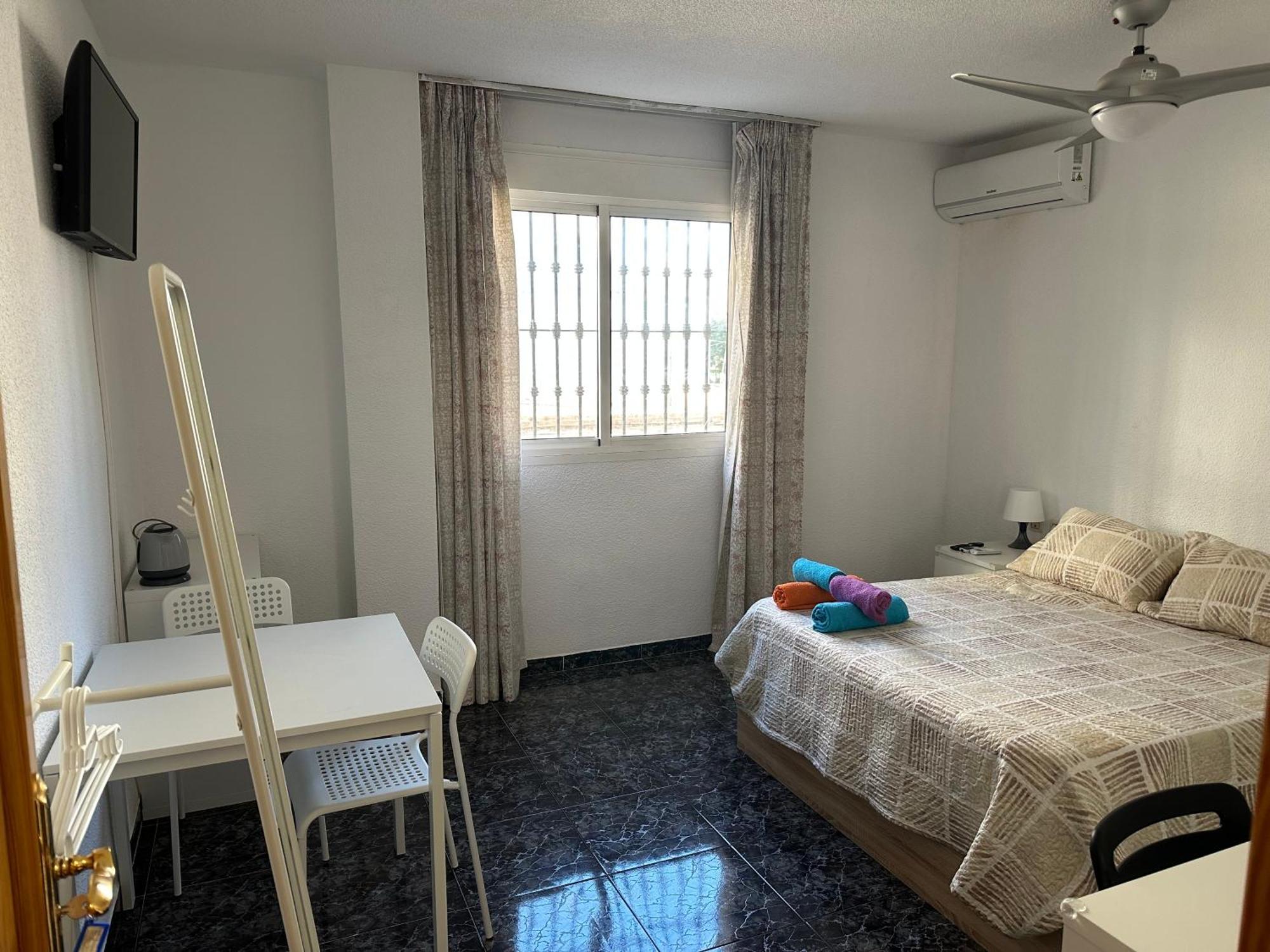 Almeria Centro Habitacion Privada En Apartamento Compartido Экстерьер фото