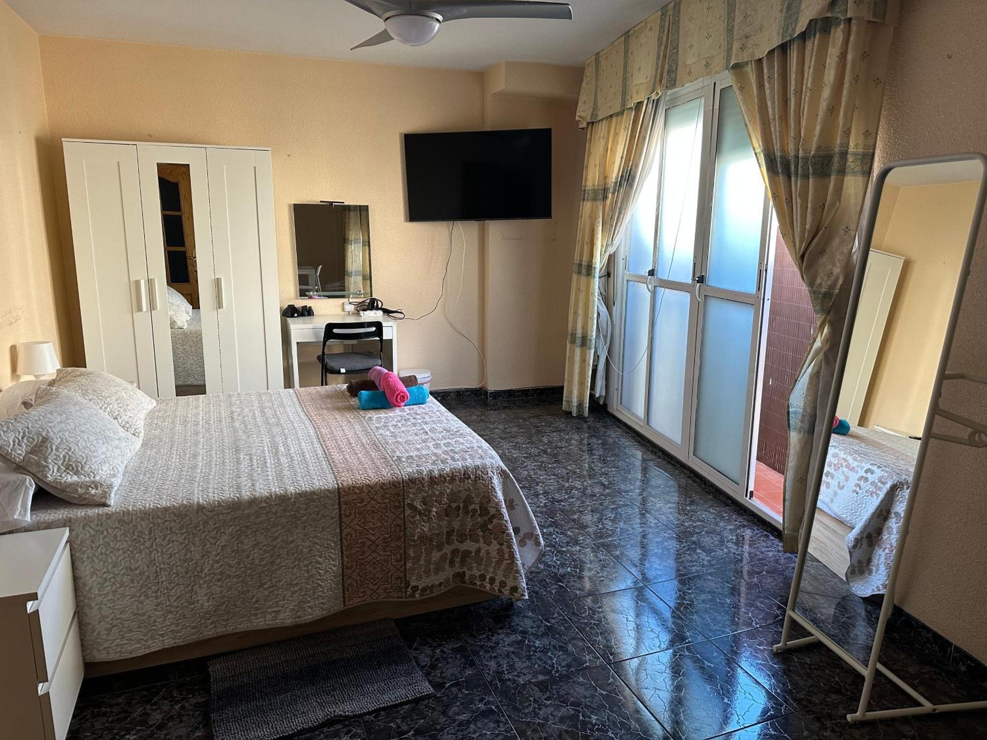Almeria Centro Habitacion Privada En Apartamento Compartido Экстерьер фото