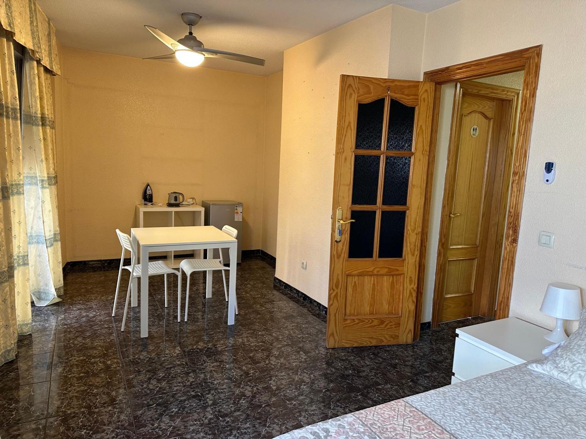 Almeria Centro Habitacion Privada En Apartamento Compartido Экстерьер фото